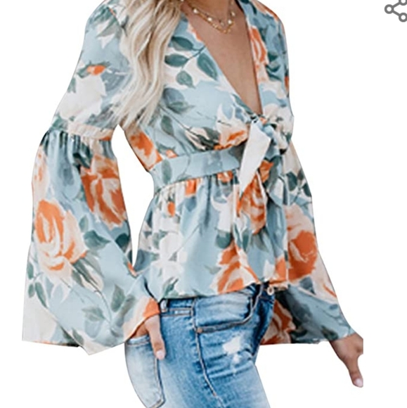 NBW Tie Front Bell Sleeve Floral Crop - Picture 2 of 2